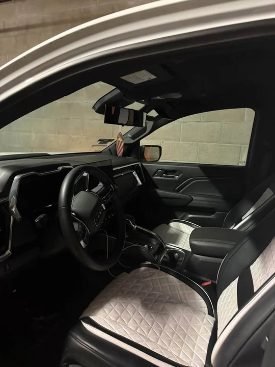 2024 GMC Canyon - Image 4 of 5