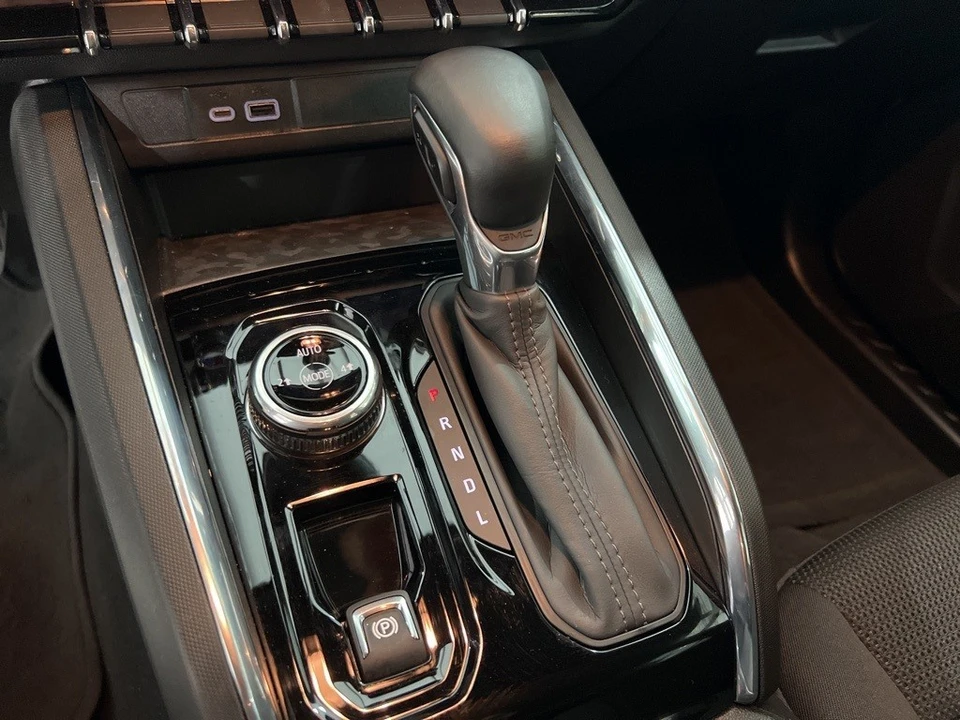 2024 GMC Canyon 2nd Gen - Image 16 of 21