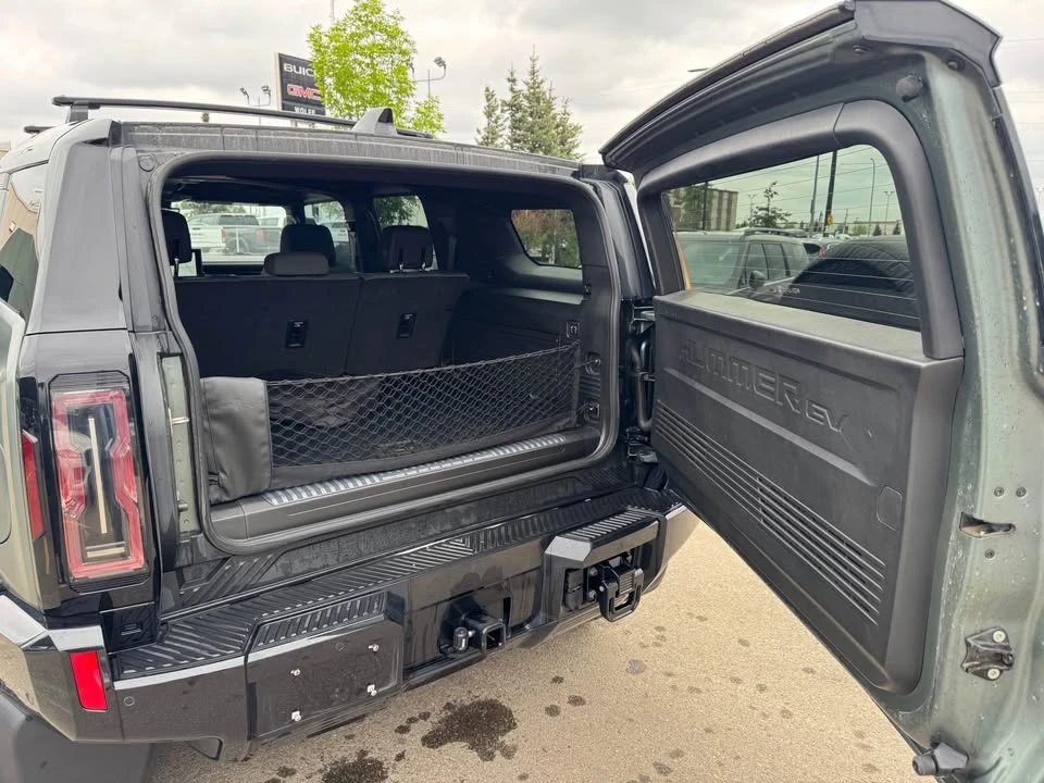 2024 GMC Hummer EV - Image 18 of 21