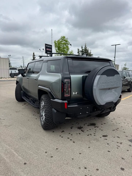 2024 GMC Hummer EV - Image 8 of 21