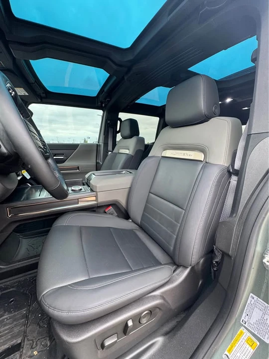 2024 GMC Hummer EV - Image 11 of 21