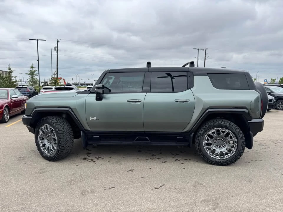 2024 GMC Hummer EV - Image 9 of 21