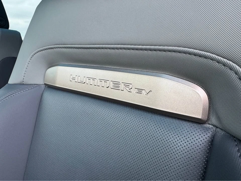 2024 GMC Hummer EV - Image 15 of 21