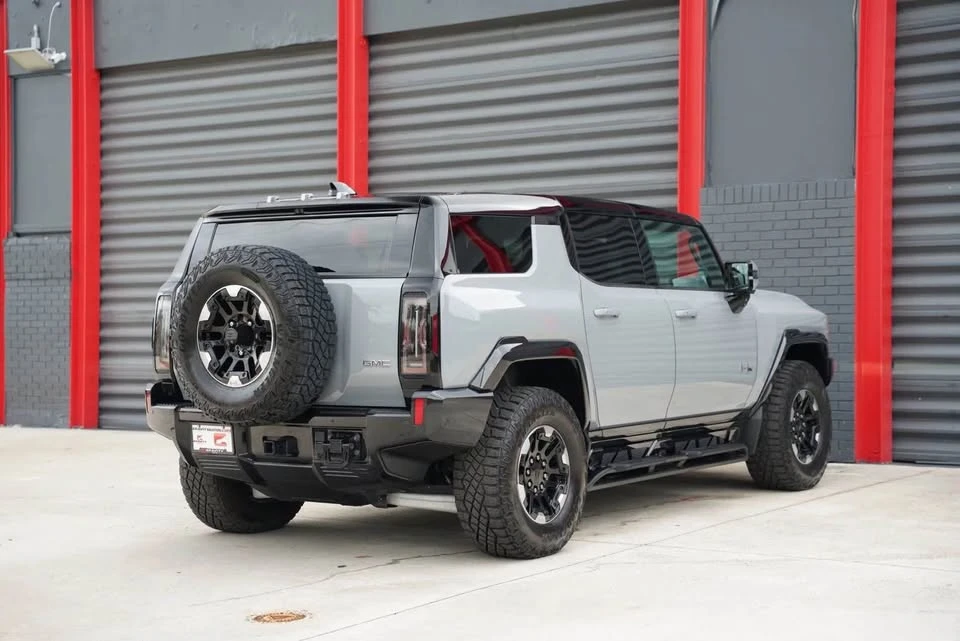 2024 GMC Hummer EV - Image 5 of 10