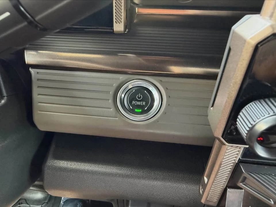 2024 GMC Hummer EV - Image 12 of 17