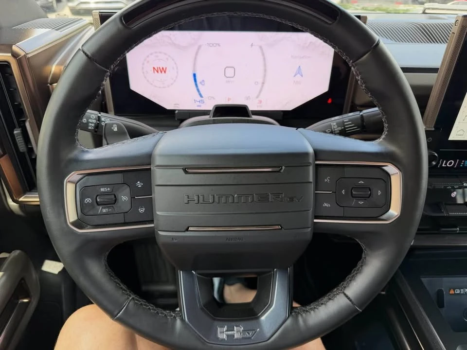 2024 GMC Hummer EV - Image 5 of 17