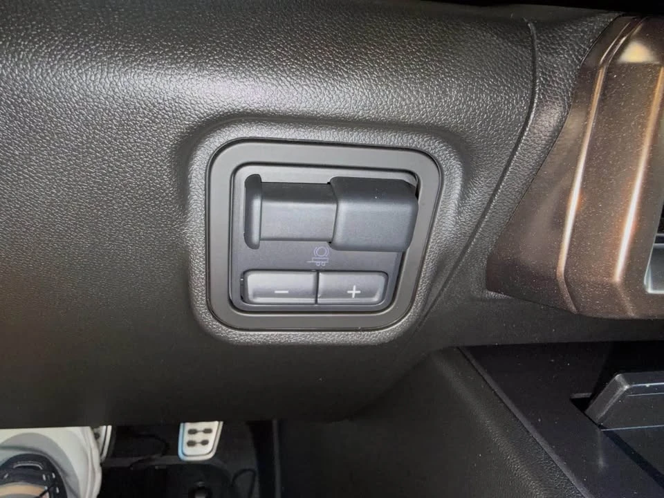 2024 GMC Hummer EV - Image 14 of 17