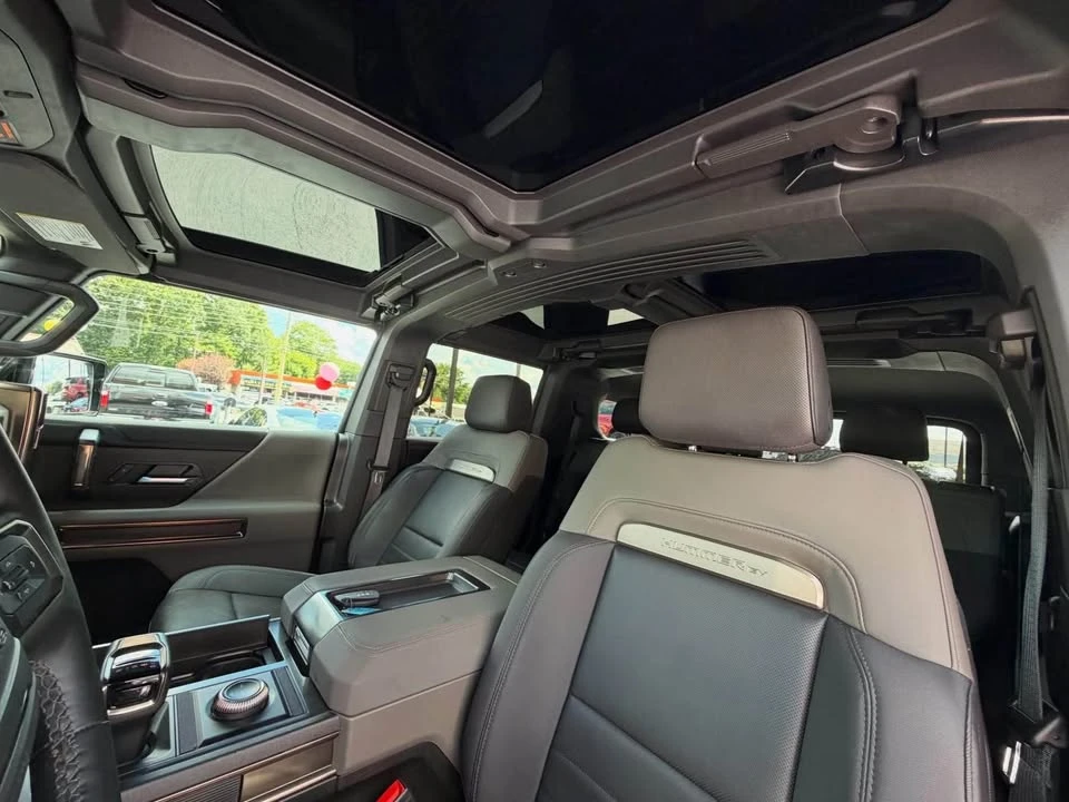 2024 GMC Hummer EV - Image 8 of 17