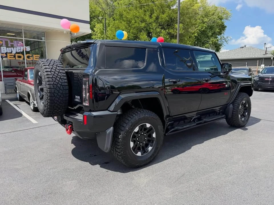 2024 GMC Hummer EV - Image 3 of 17
