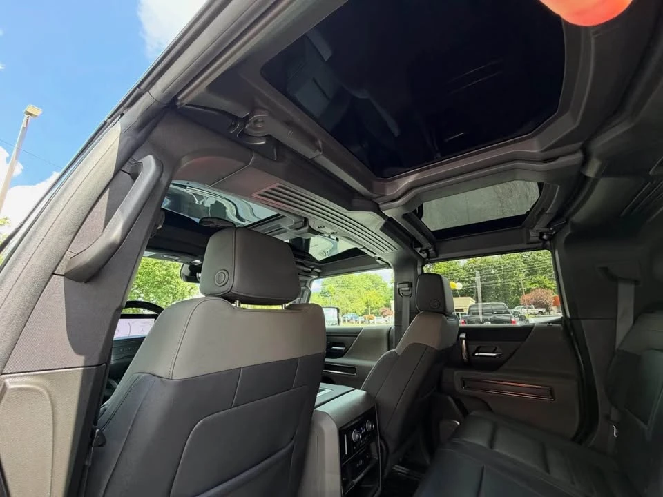 2024 GMC Hummer EV - Image 7 of 17