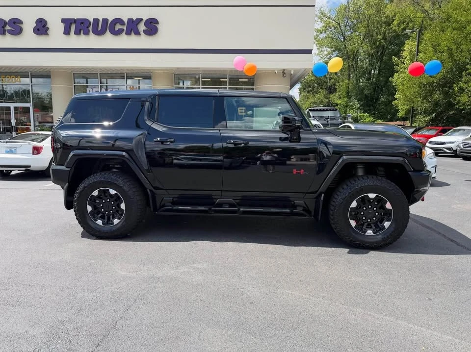 2024 GMC Hummer EV - Image 4 of 17