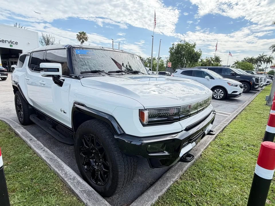 2024 GMC Hummer EV - Image 5 of 7