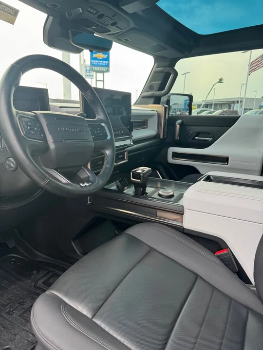 2024 GMC Hummer EV - Image 3 of 5
