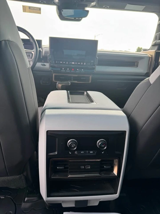 2024 GMC Hummer EV - Image 5 of 5