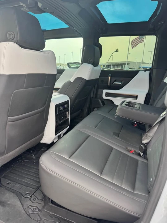 2024 GMC Hummer EV - Image 4 of 5