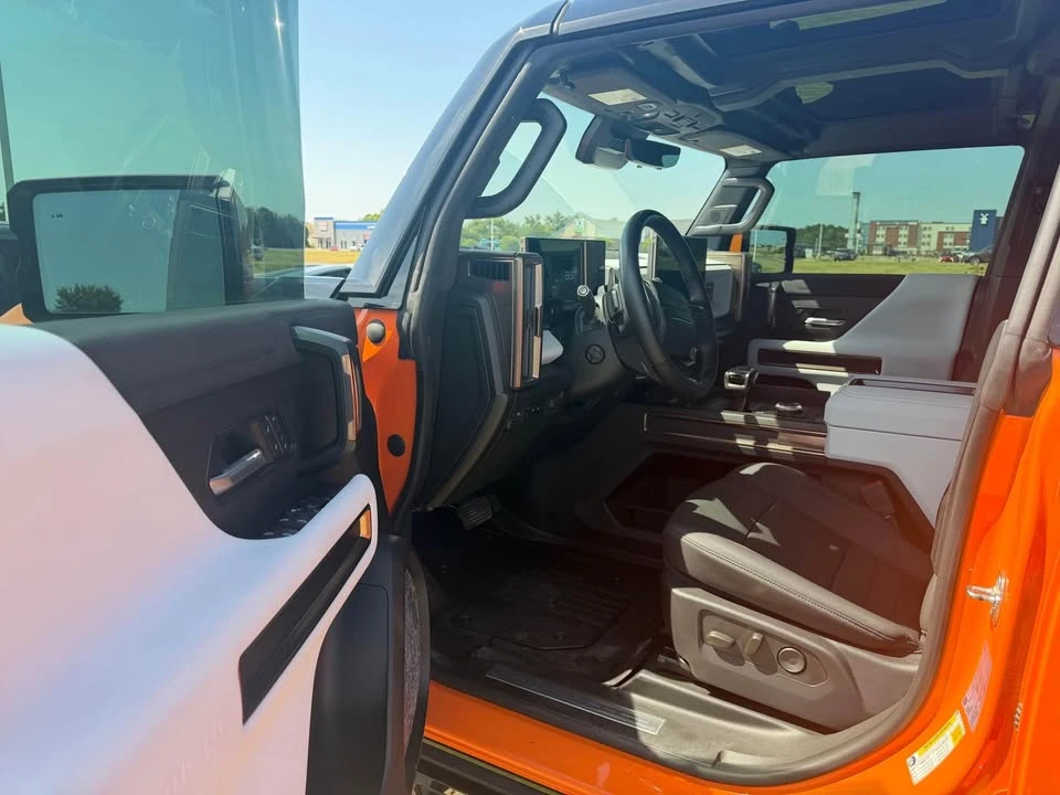 2024 GMC Hummer EV - Image 5 of 12