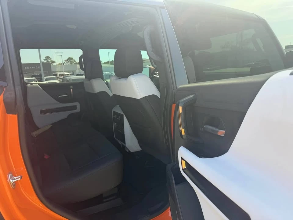 2024 GMC Hummer EV - Image 9 of 12
