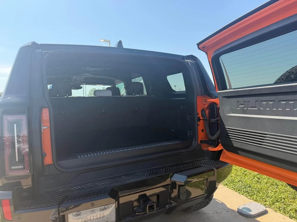 2024 GMC Hummer EV - Image 11 of 12