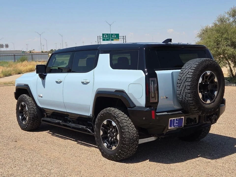 2024 GMC Hummer EV - Image 17 of 20