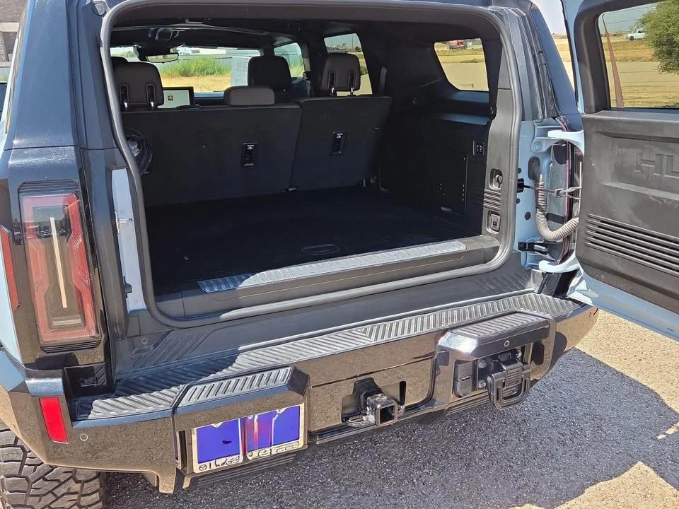 2024 GMC Hummer EV - Image 19 of 20