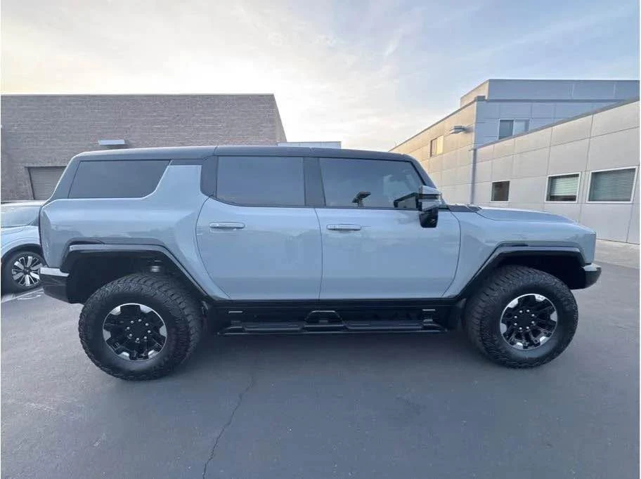 2024 GMC Hummer EV - Image 2 of 18