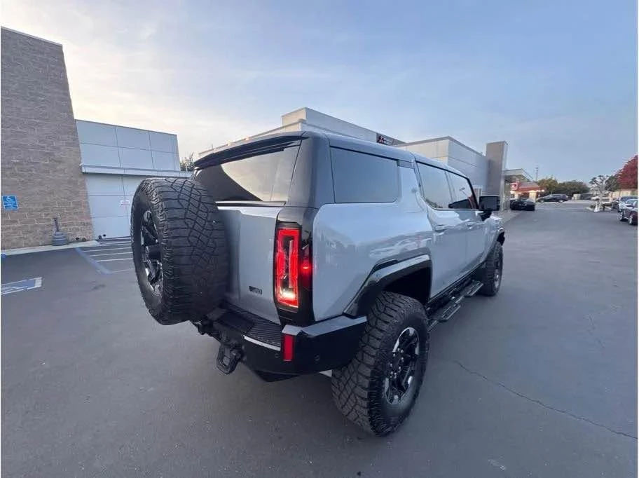 2024 GMC Hummer EV - Image 3 of 18