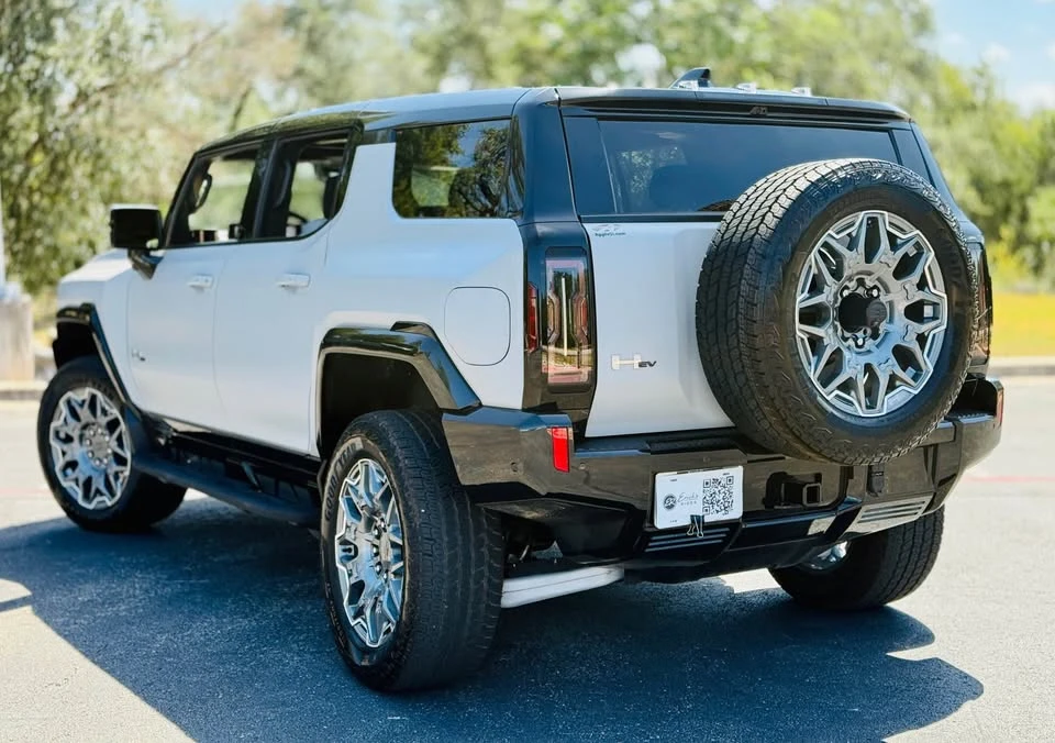 2024 GMC Hummer EV - Image 5 of 5