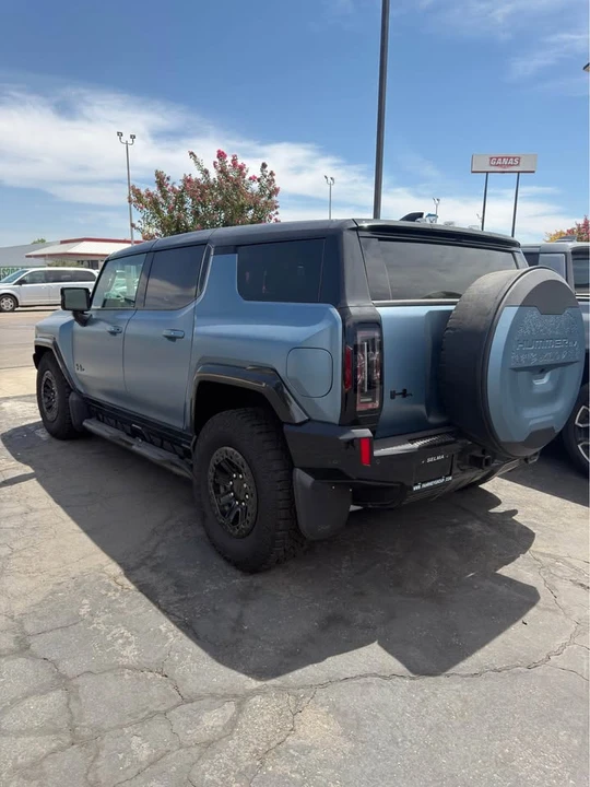 2024 GMC Hummer EV - Image 3 of 7