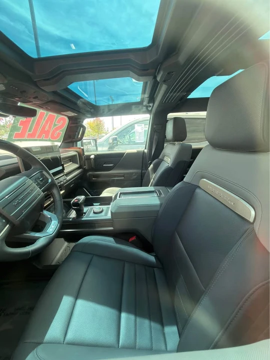 2024 GMC Hummer EV - Image 6 of 7