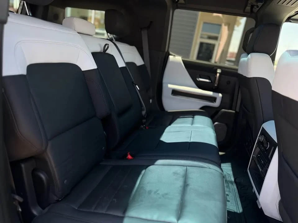 2024 GMC Hummer EV - Image 14 of 17