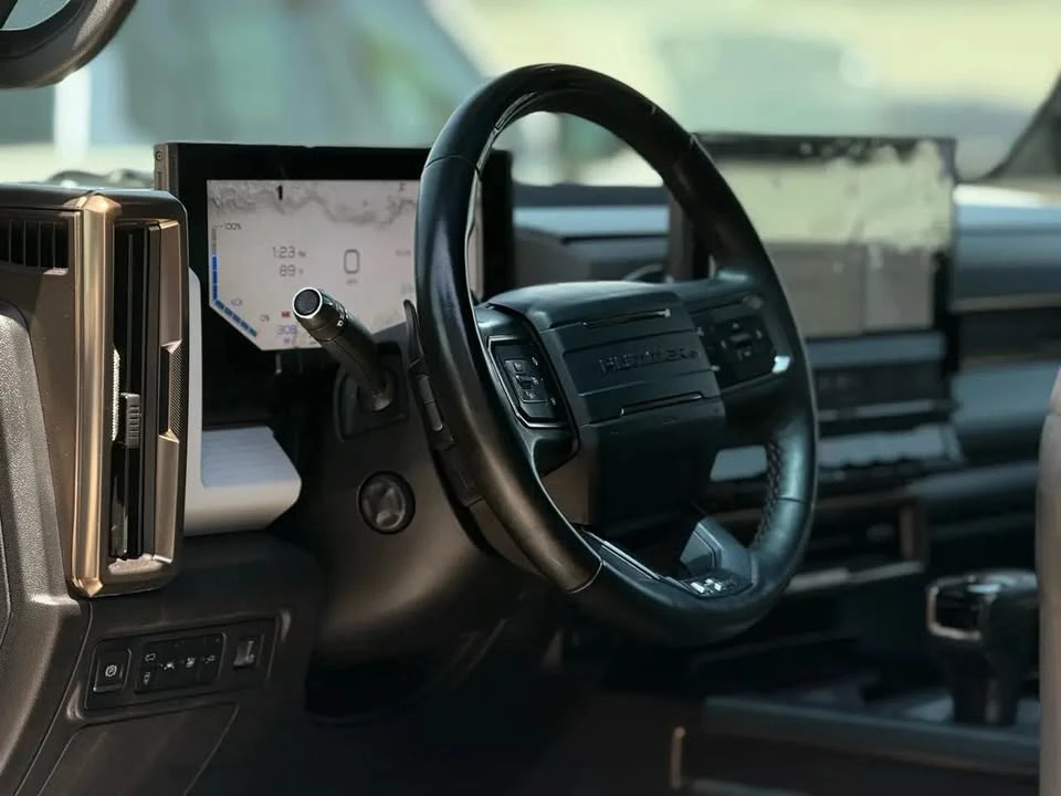 2024 GMC Hummer EV - Image 7 of 17