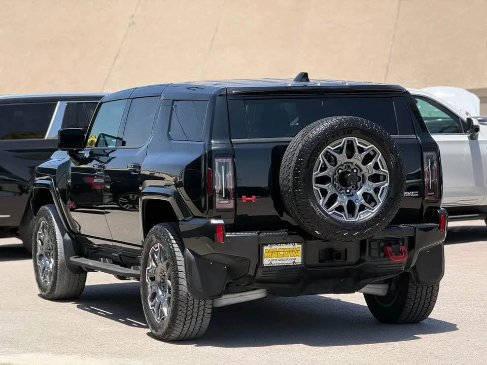 2024 GMC Hummer EV - Image 4 of 17
