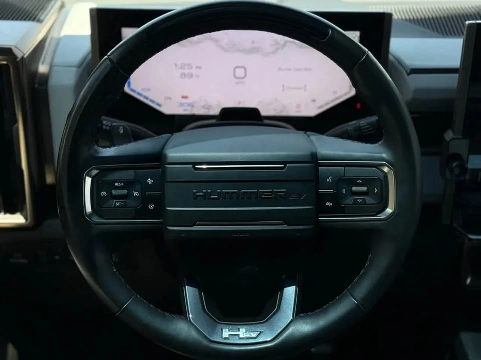 2024 GMC Hummer EV - Image 16 of 17