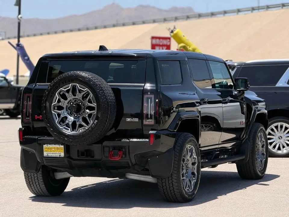 2024 GMC Hummer EV - Image 5 of 17