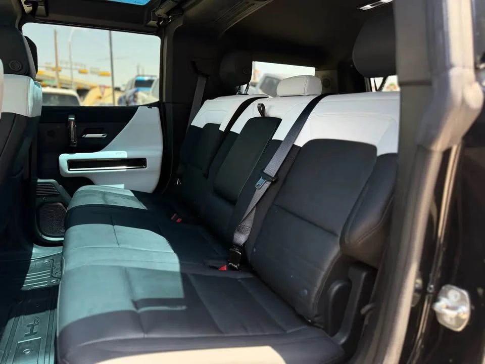 2024 GMC Hummer EV - Image 8 of 17