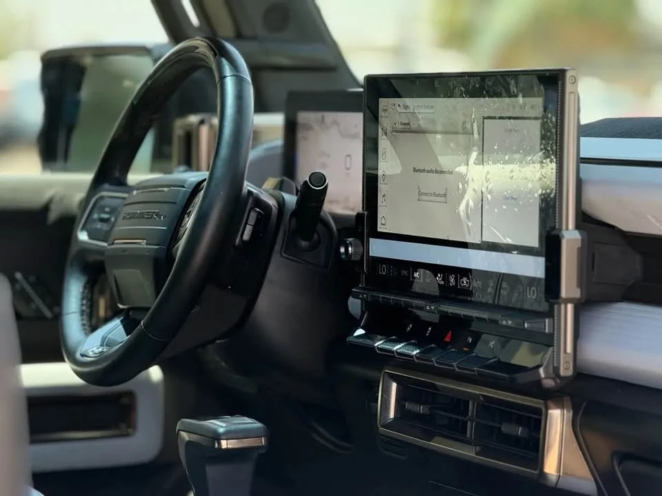 2024 GMC Hummer EV - Image 11 of 17
