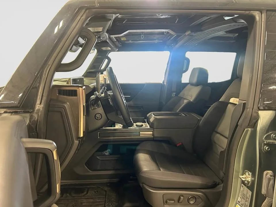 2024 GMC Hummer EV - Image 8 of 16