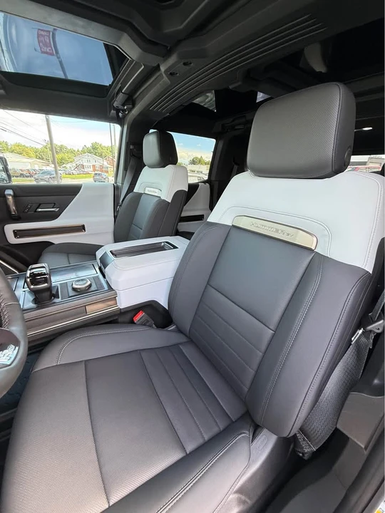 2024 GMC Hummer EV - Image 6 of 8