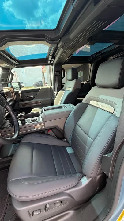2024 GMC Hummer EV - Image 10 of 16