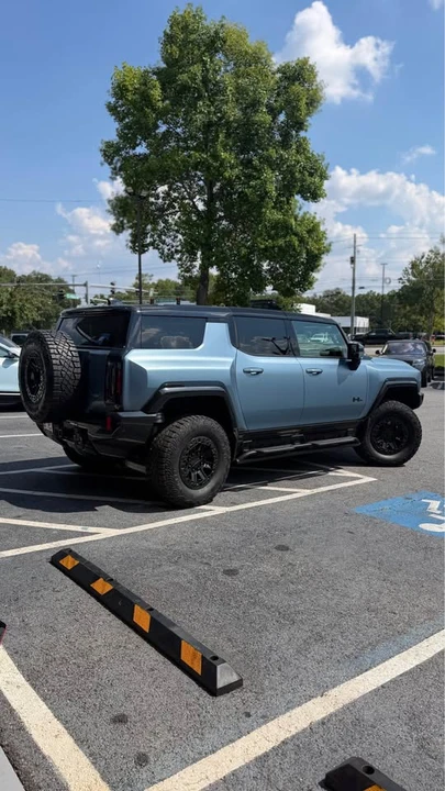 2024 GMC Hummer EV - Image 4 of 16