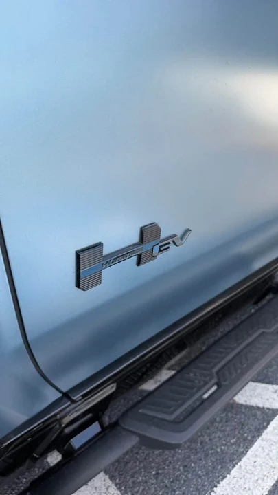 2024 GMC Hummer EV - Image 7 of 16