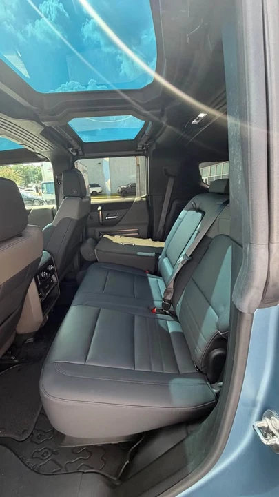 2024 GMC Hummer EV - Image 13 of 16