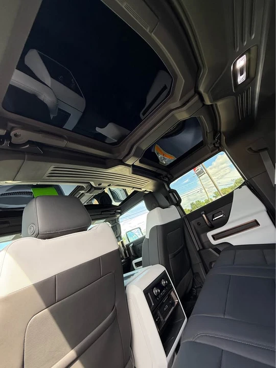 2024 GMC Hummer EV - Image 8 of 8
