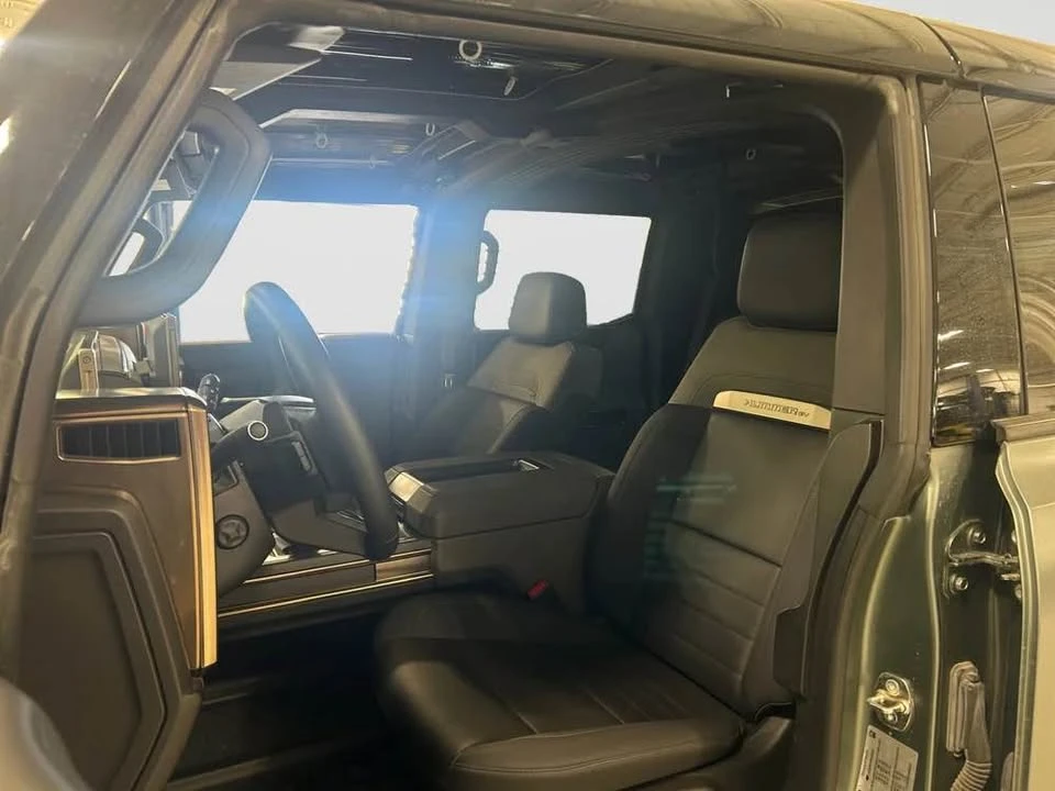 2024 GMC Hummer EV - Image 9 of 16