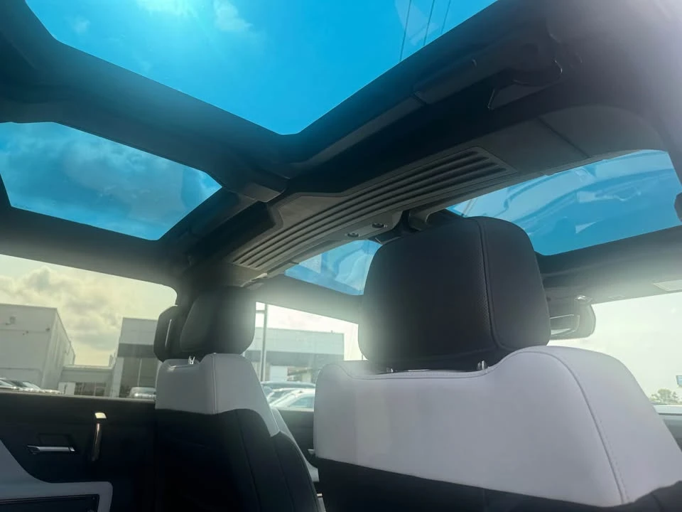 2024 GMC Hummer EV - Image 16 of 17