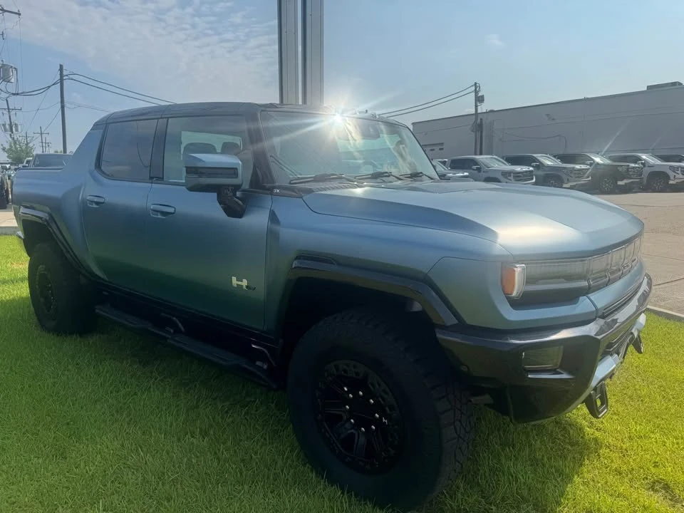 2024 GMC Hummer EV - Image 2 of 17