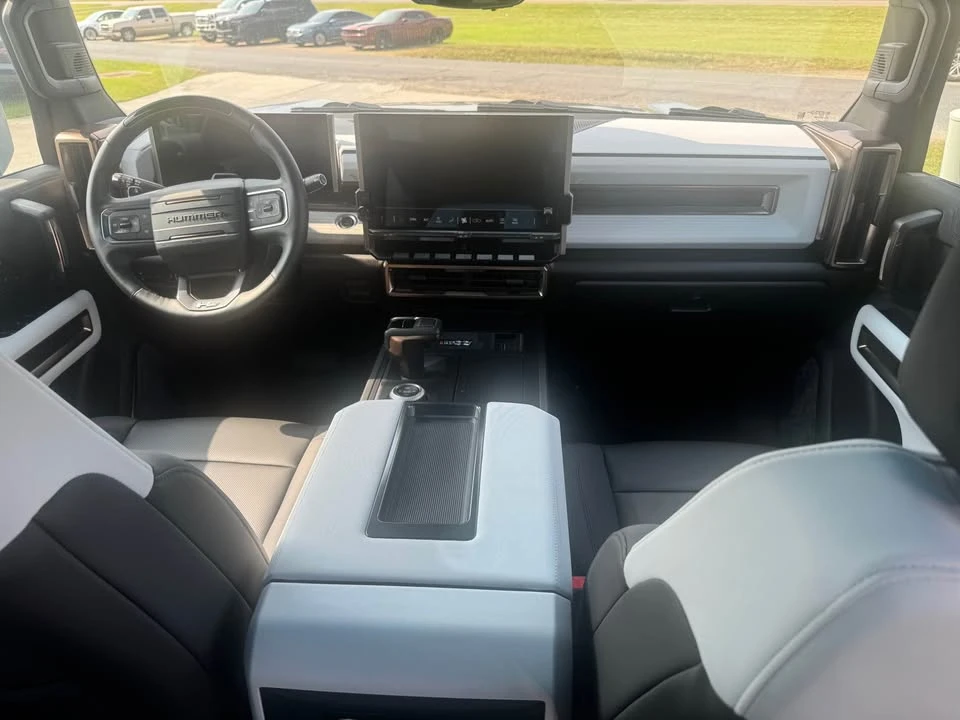 2024 GMC Hummer EV - Image 15 of 17