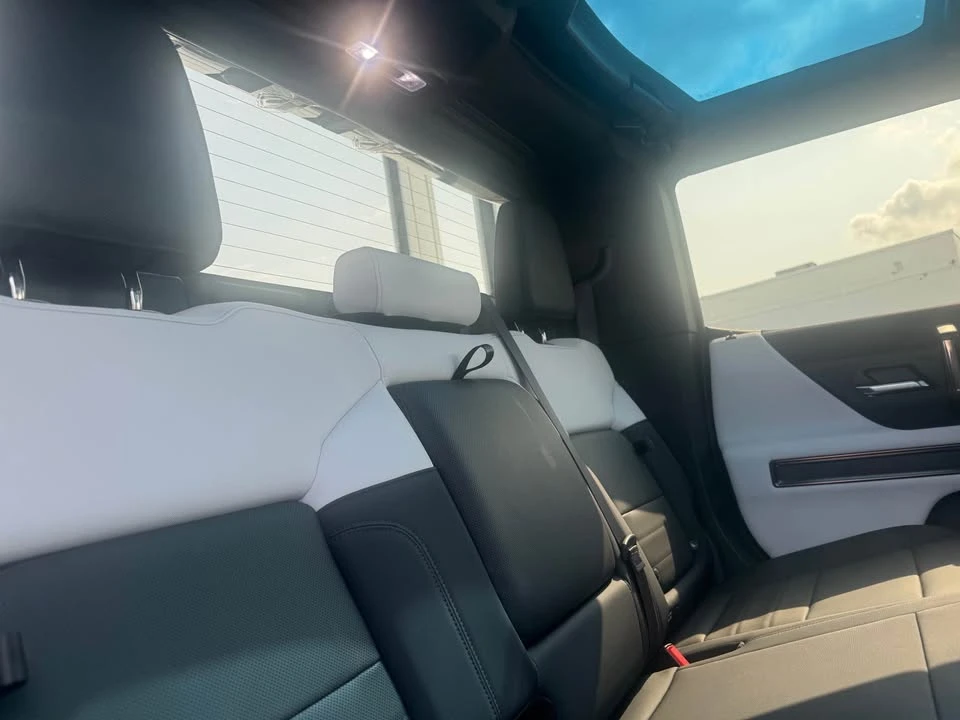 2024 GMC Hummer EV - Image 13 of 17