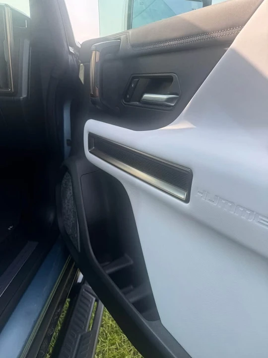 2024 GMC Hummer EV - Image 5 of 17