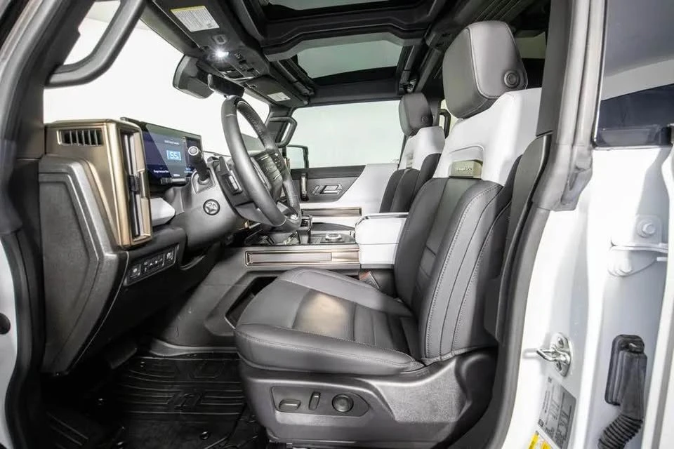 2024 GMC Hummer EV - Image 6 of 8